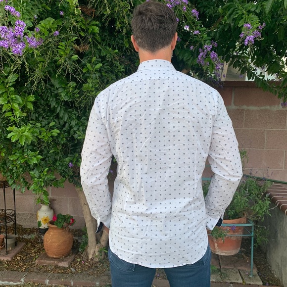 Express Fitted Button Down - Picture 3 of 7